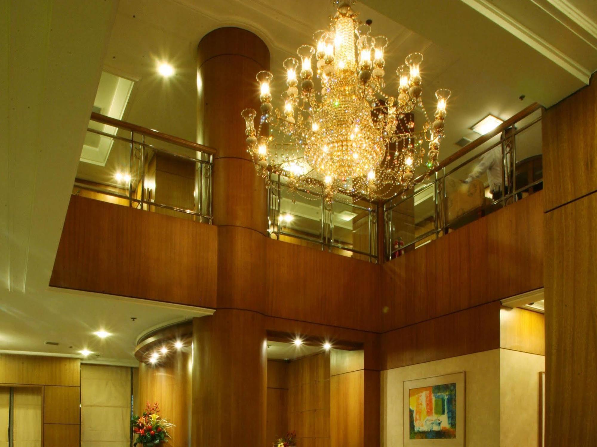 Herald Suites Solana Makati City Zewnętrze zdjęcie